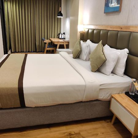 The M Hotel Rāipur Eksteriør billede